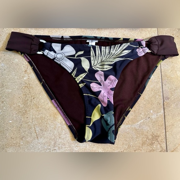 Pre Loved Floral Bikini with Halter Top - Size Small - Picture 4 of 9